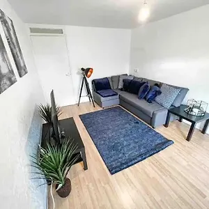 Spacious Two Bedroom Flat , London United Kingdom